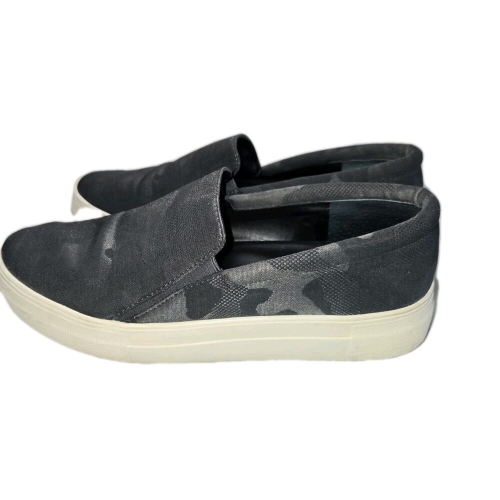 Vince Camuto Womens 8M KORLI Slip On Sneaker Black Gray Camo Round Toe